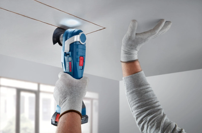 Bosch Akku Multicutter GOP 18V-34 / SOLO + Zubehör